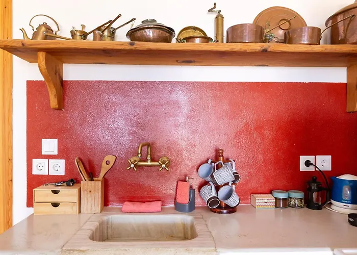 Ailouros Scenic Semesterbostad *