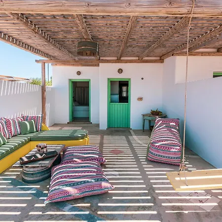 Ailouros Scenic بيت للعطل