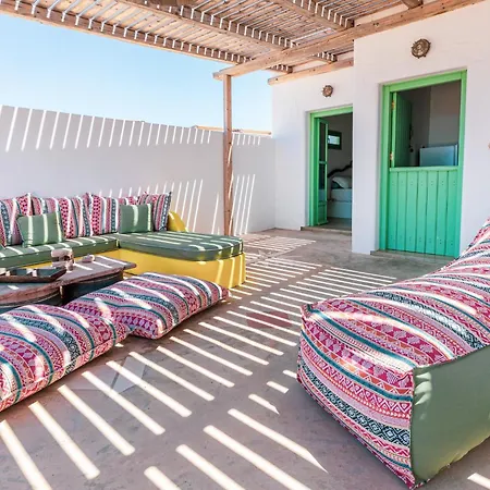 Ailouros Scenic بيت للعطل *