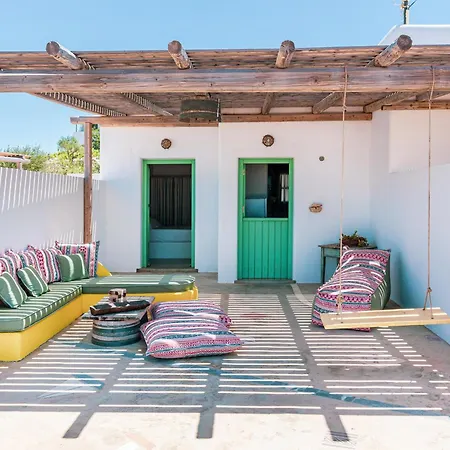 Ailouros Scenic * Schoinoussa