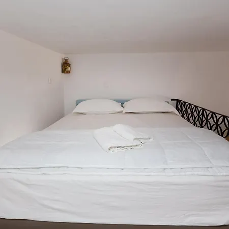 Ailouros Scenic Holiday home *
