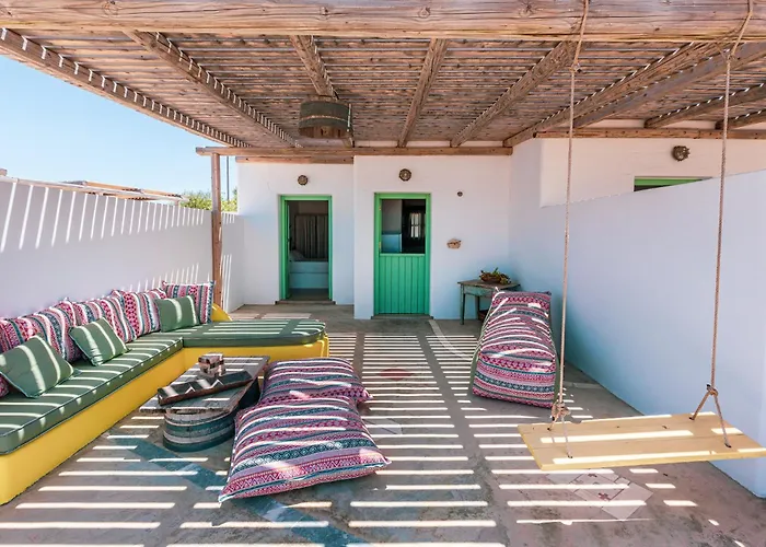 Ailouros Scenic بيت للعطل