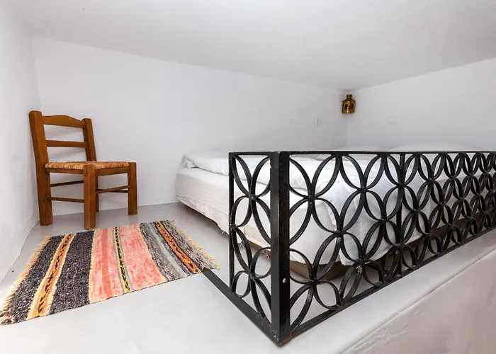 Ailouros Scenic بيت للعطل *