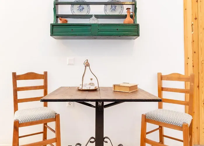 Ailouros Scenic * Schoinoussa