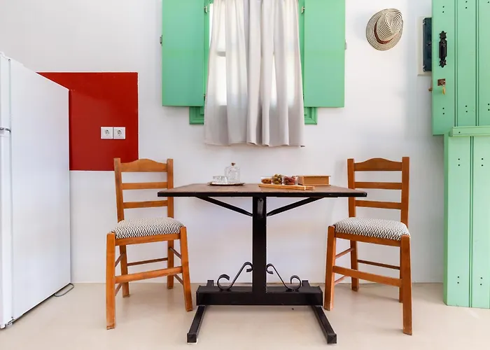 Ailouros Scenic بيت للعطل