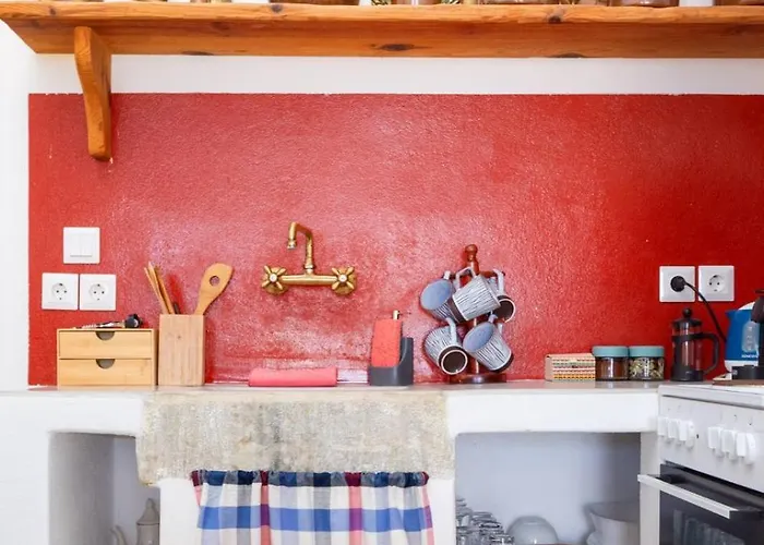 Ailouros Scenic * Schoinoussa