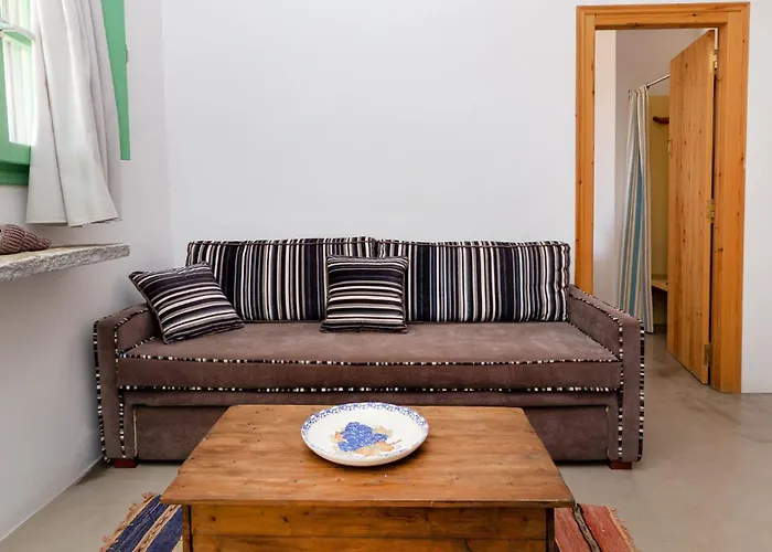 Ailouros Scenic بيت للعطل *